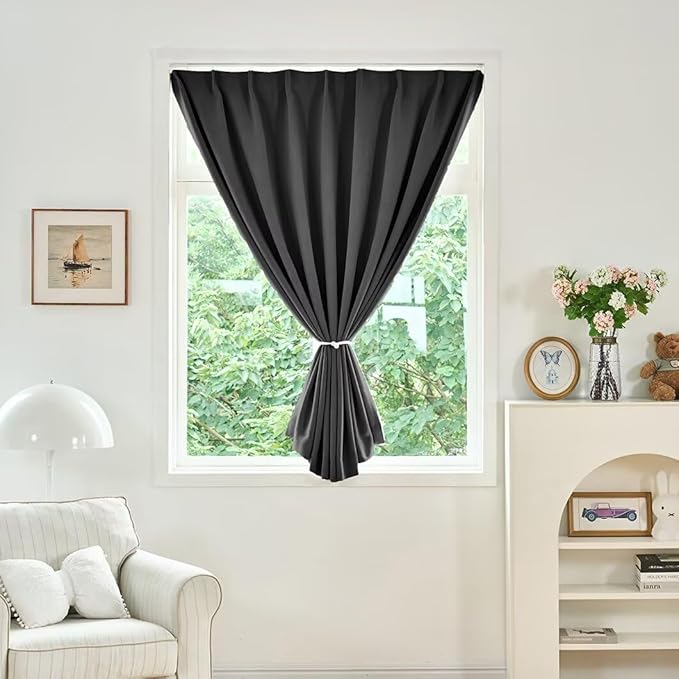 お部屋の雰囲気を変えるカーテン